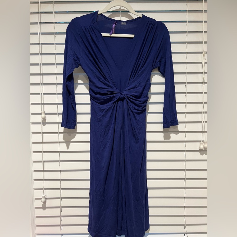 Seraphine Maternity jersey knit/stretch dress. super soft tie front or back